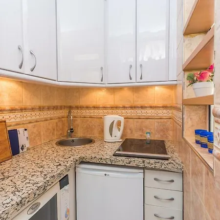 Pyr Private Studio Apartment *