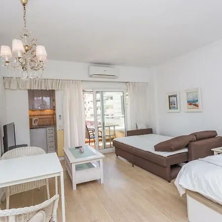 Pyr Private Studio Apartment